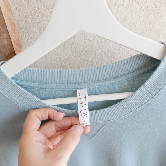 Stylus Women’s Sz Large Light Blue Crewneck Sweatshirt Soft Modal Blend Pullover - Picture 2 of 6